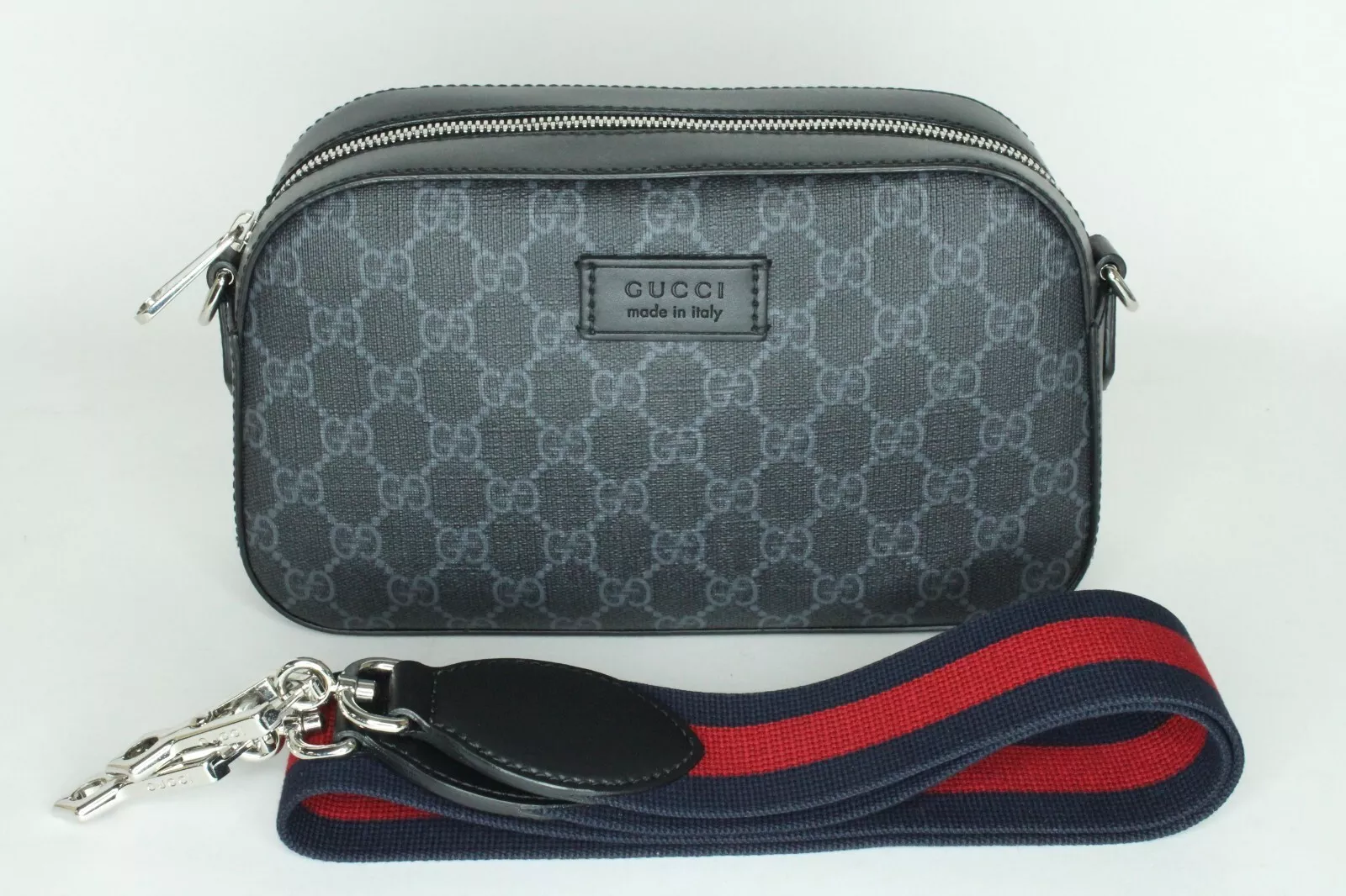 Petit sac à bandoulière GUCCI GG Supreme noir/gris 574886