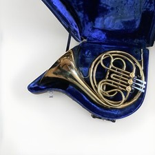 King 618 Single French Horn with Case