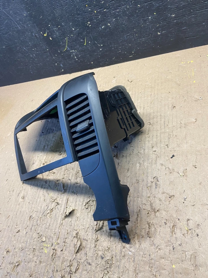 Hyundai Entourage Sedona 2006-2012 radio central reloj bisel ventilación aire T1760 DG Foto 2 de 4