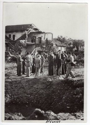 1940 Nun's Home Damaged by Air Attack Milan Italy 5x7 Original News Photo