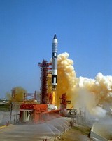 8x10 Nasa Photo: Gemini - Titan Iv (4) Launch, First Space Walk Mission 8x10 Nasa Photo: Gemini - Titan Iv (4) Launch, First Space Walk Mission