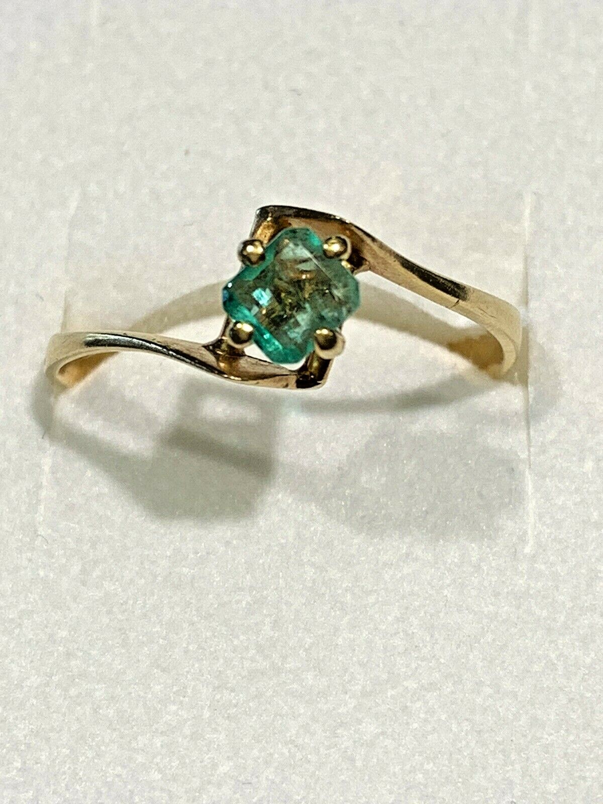 18k Yellow Gold Natural Emerald Ring - image 1