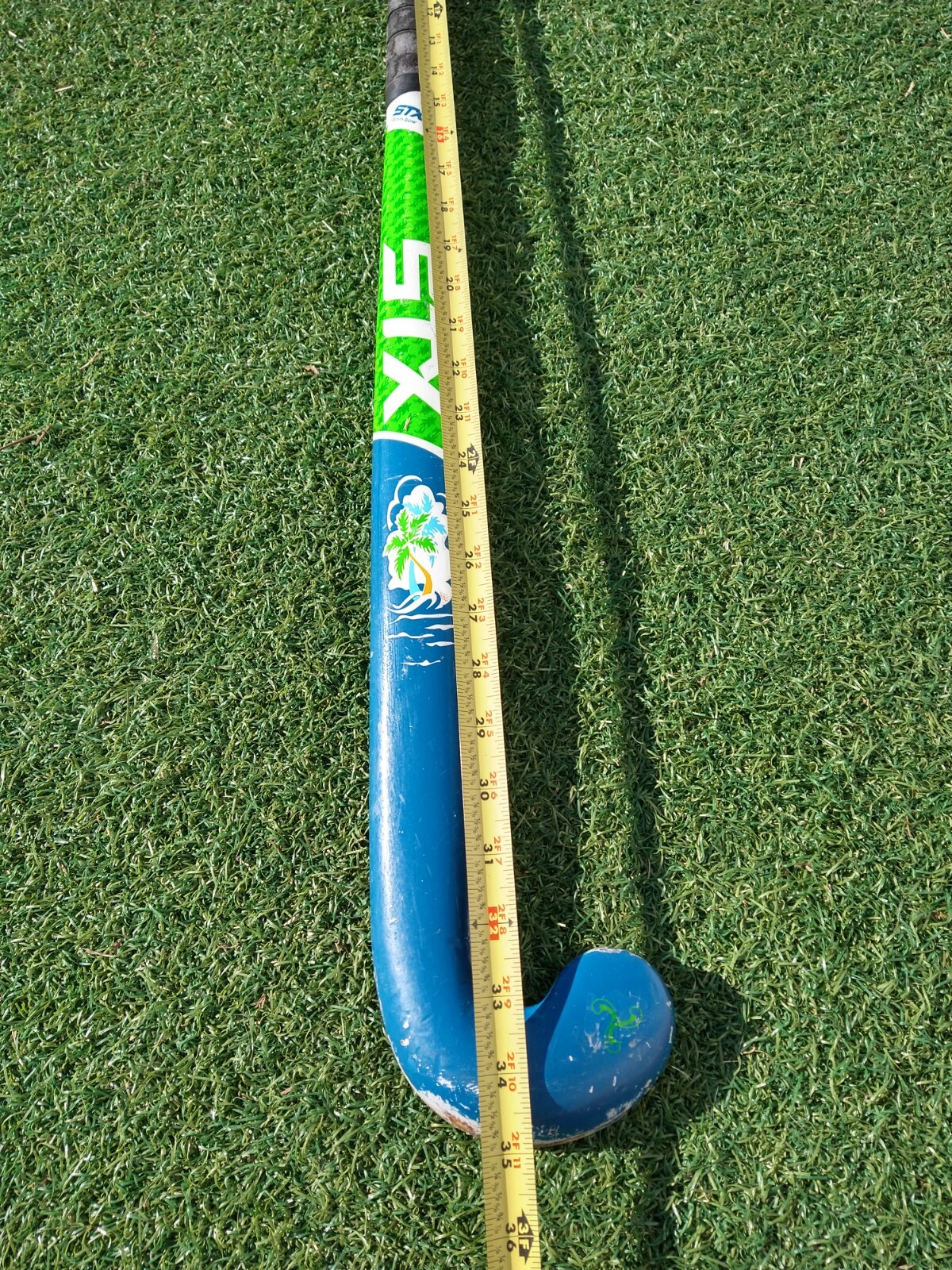 STX WOMENS FIELD HOCKEY STICK 35" MADE OF COMPOSITE - GOOD CONDITION