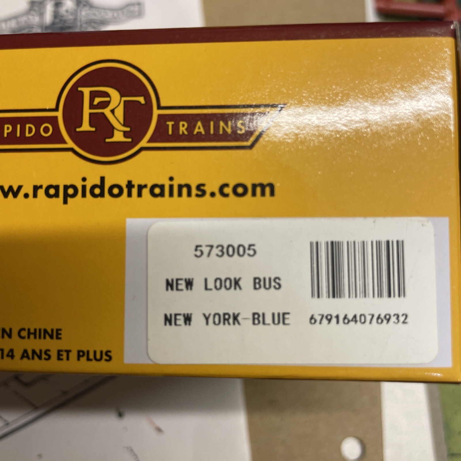 n-scale-rapdio-new-look-bus-new-york-blue-bus-w-lighted-head
