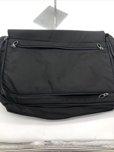 Tumi Messenger Bag Style #6507D 17” - Picture 9 of 9