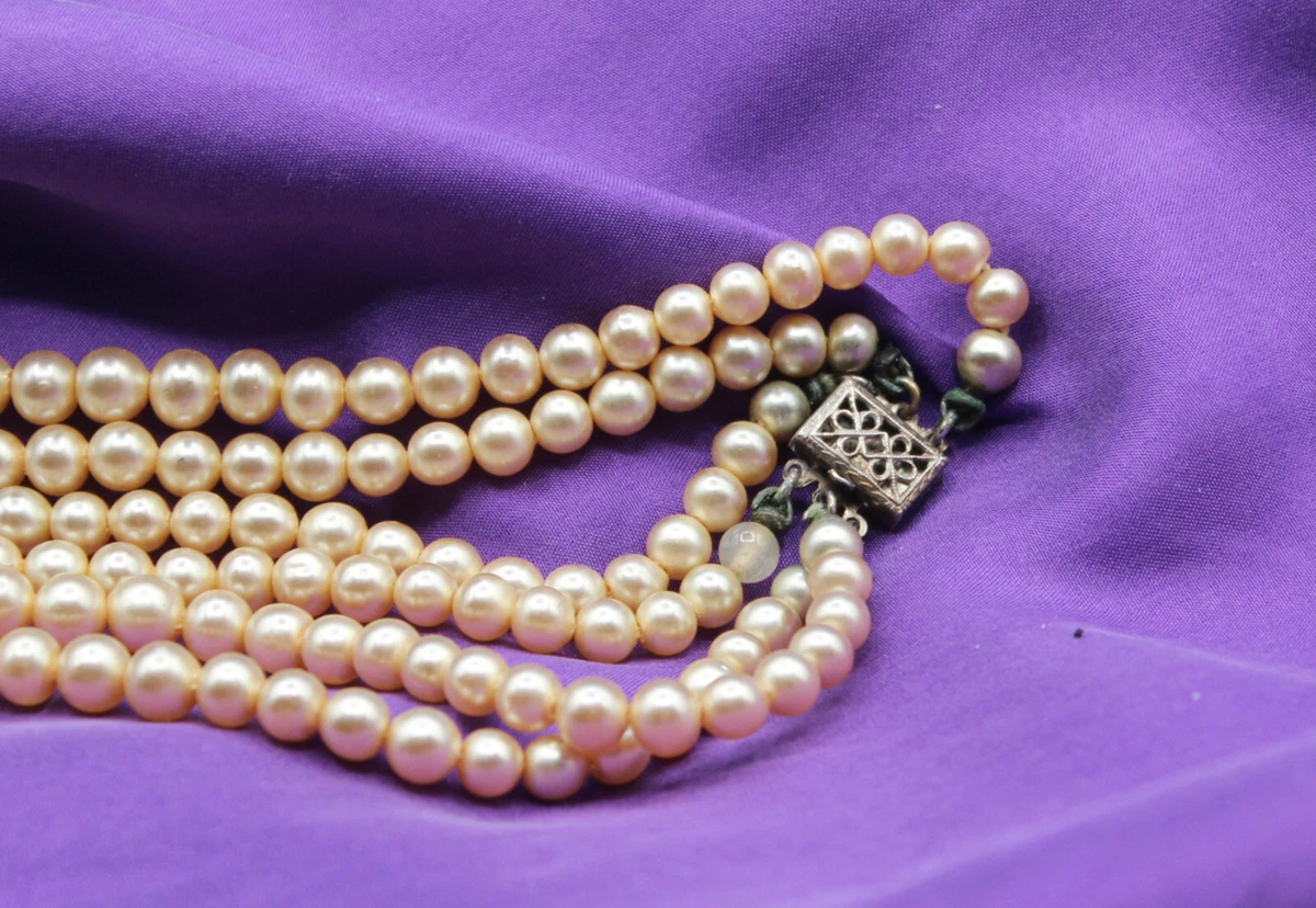 VINTAGE MAJORICA SPAIN SIMULATED 3 STRAND PEARL NECKLACE WITH BOX