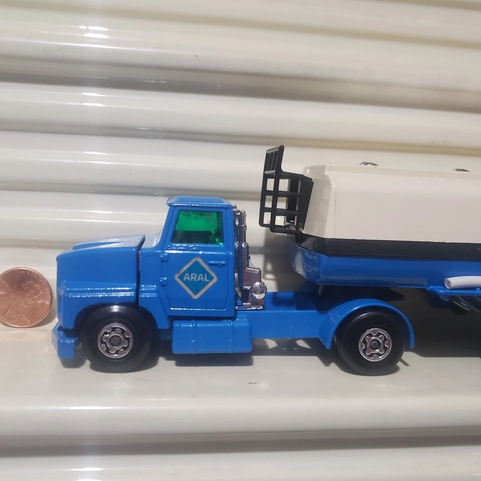 Lesney Matchbox 1973 Super King Size K16 ARAL PETROL TANKER **Missing 2 Labels - Image 4 of 4