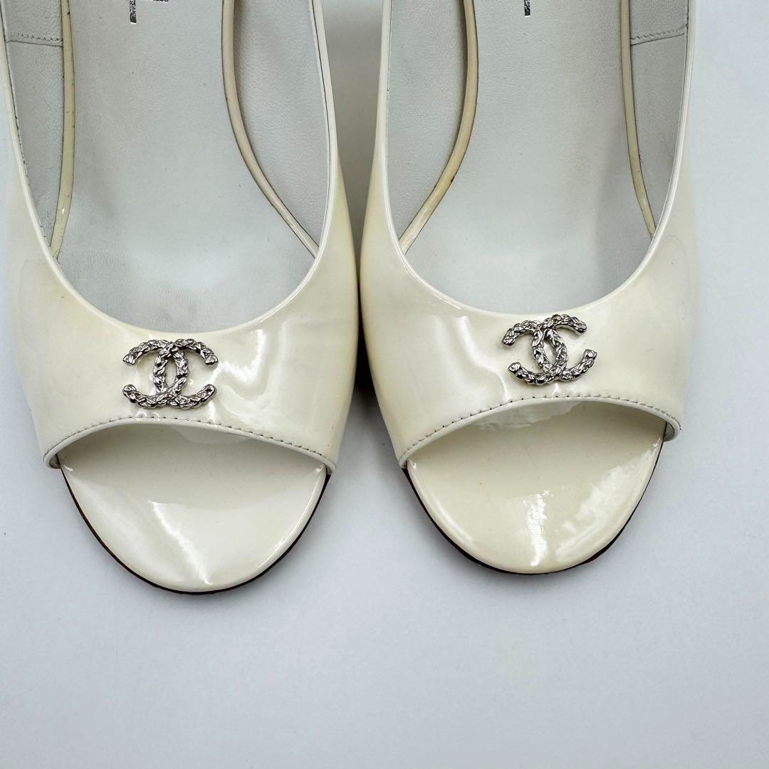 CHANEL White Pearl Pumps Chunky Heel CC Logo Women's Shoes Size US