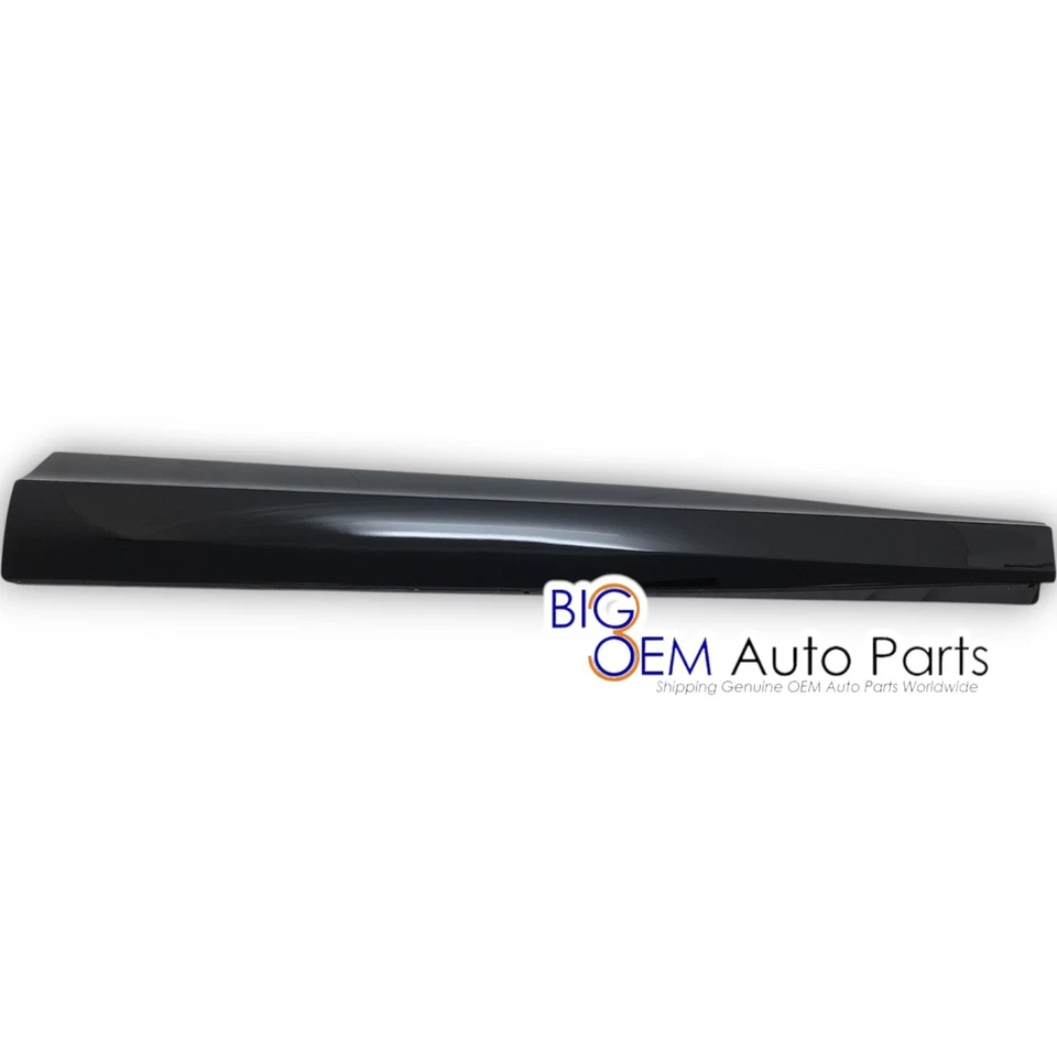 Puerta del pasajero delantero Ford Mustang Mach-E 21-23 moldura pintada inferior OEM Foto 2 de 4