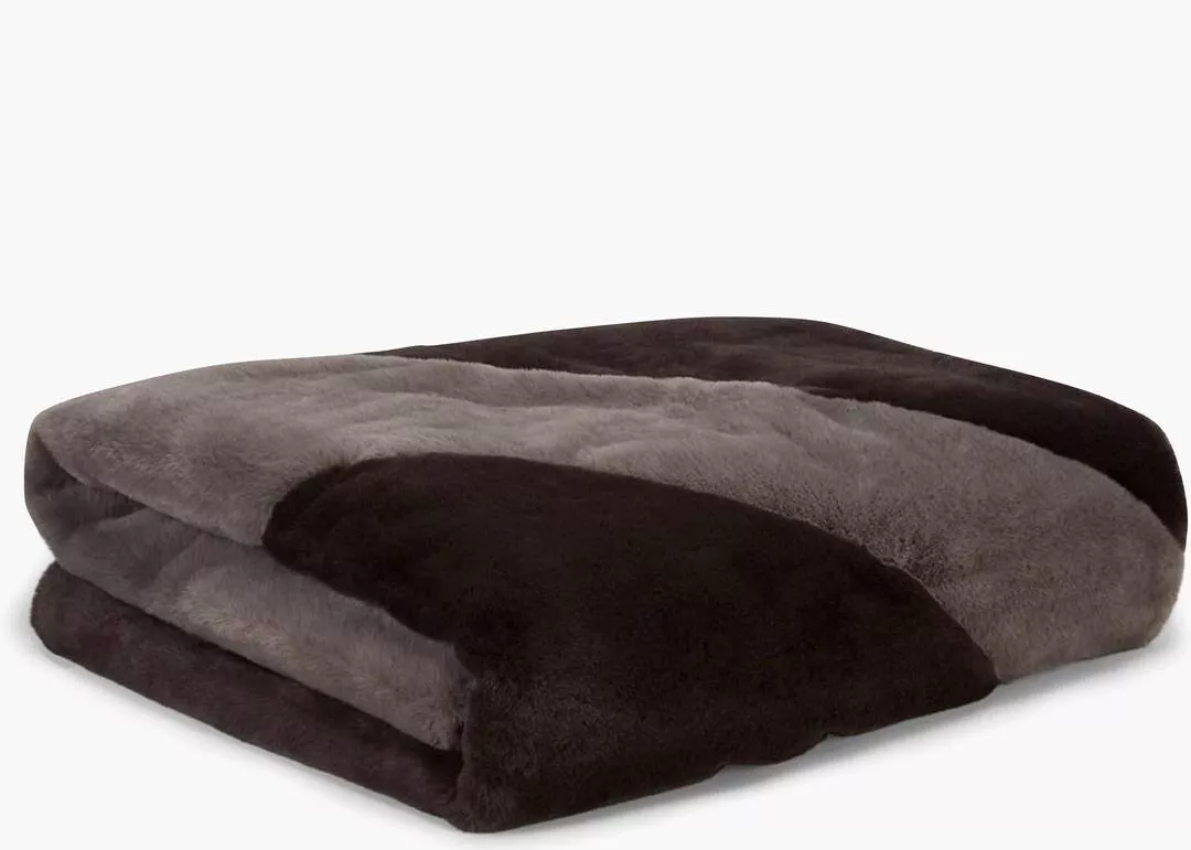 New Nike Sportswear Plush Faux Fur Blanket DO3793 220 Black Velvet Off White