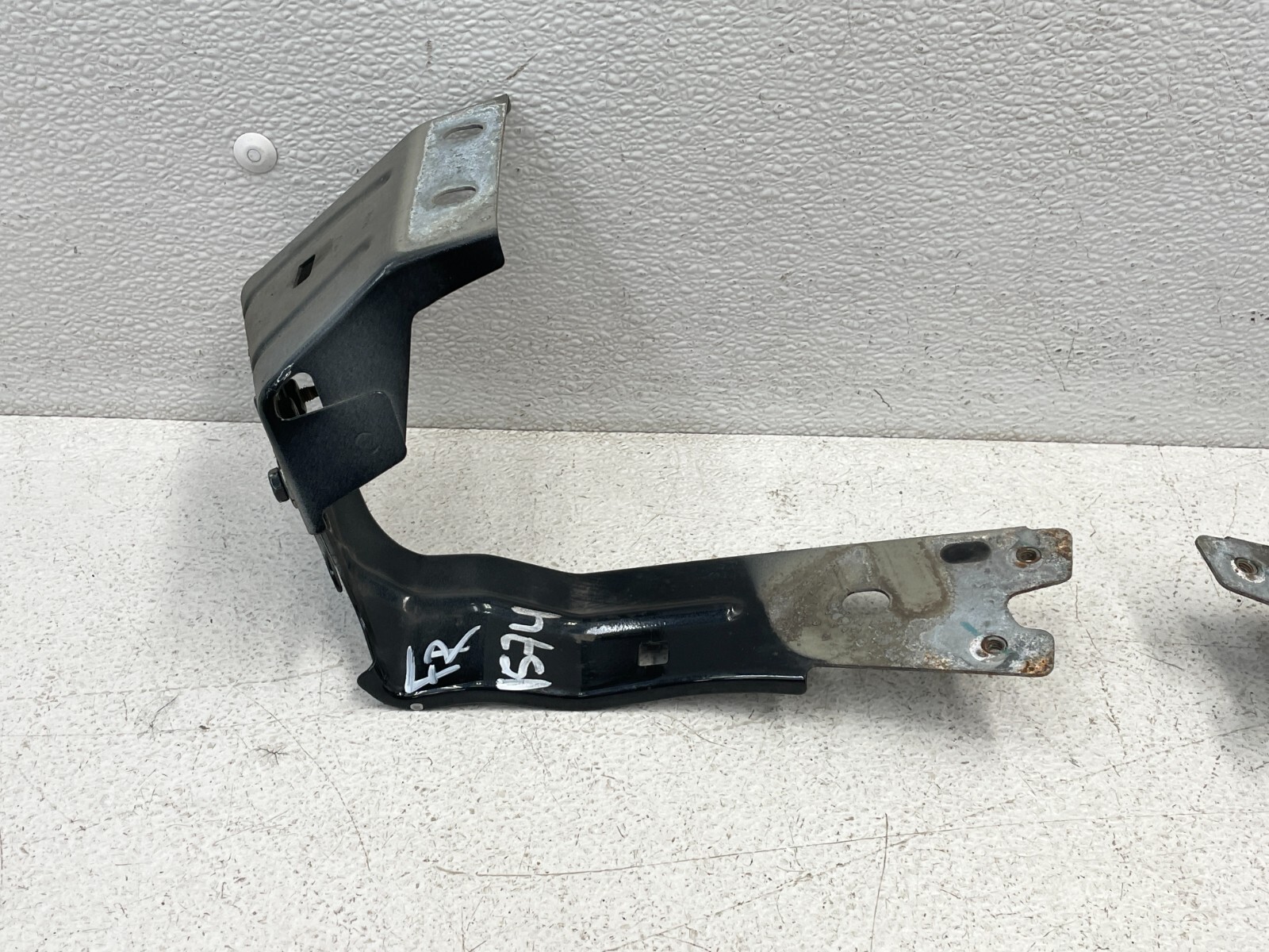 14-17 Maserati Quattroporte GTS Front Left Right Fender Bracket Set 1574 OEM