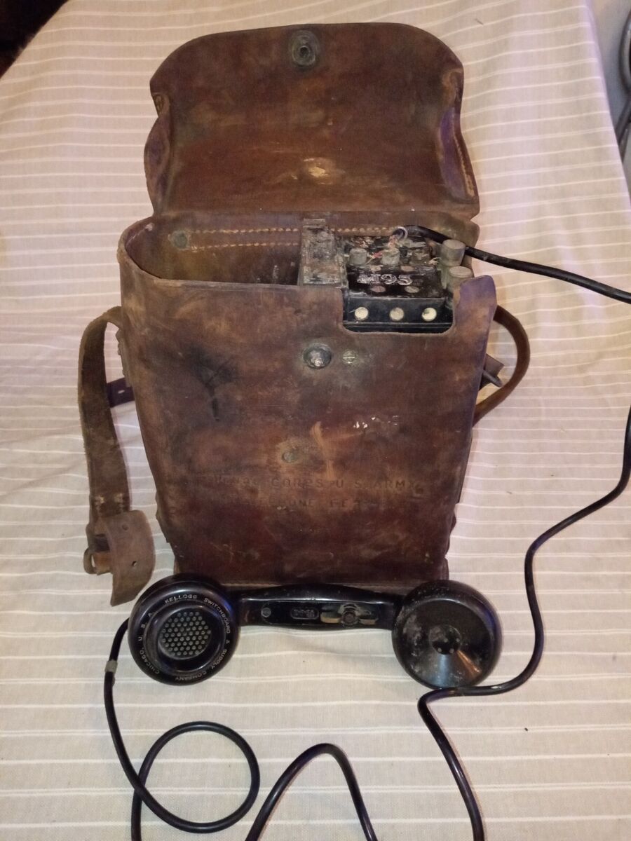Vintage WW2 Signal Corps U.S. ARMY Field Telephones EE-8-B Vintage WW2 Signal Corps U.S. ARMY Field Telephones EE-8-B