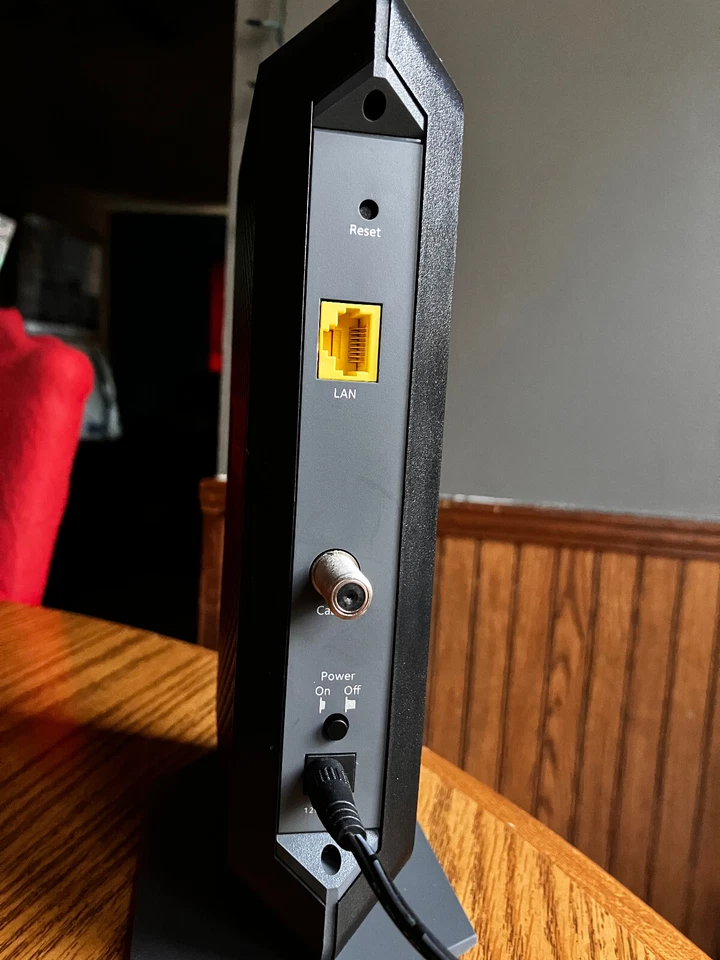 Módem cable Netgear CM1000v2 docsis 3.1, compatible con: Cox, Comcast/Xfinity Foto 3 de 4