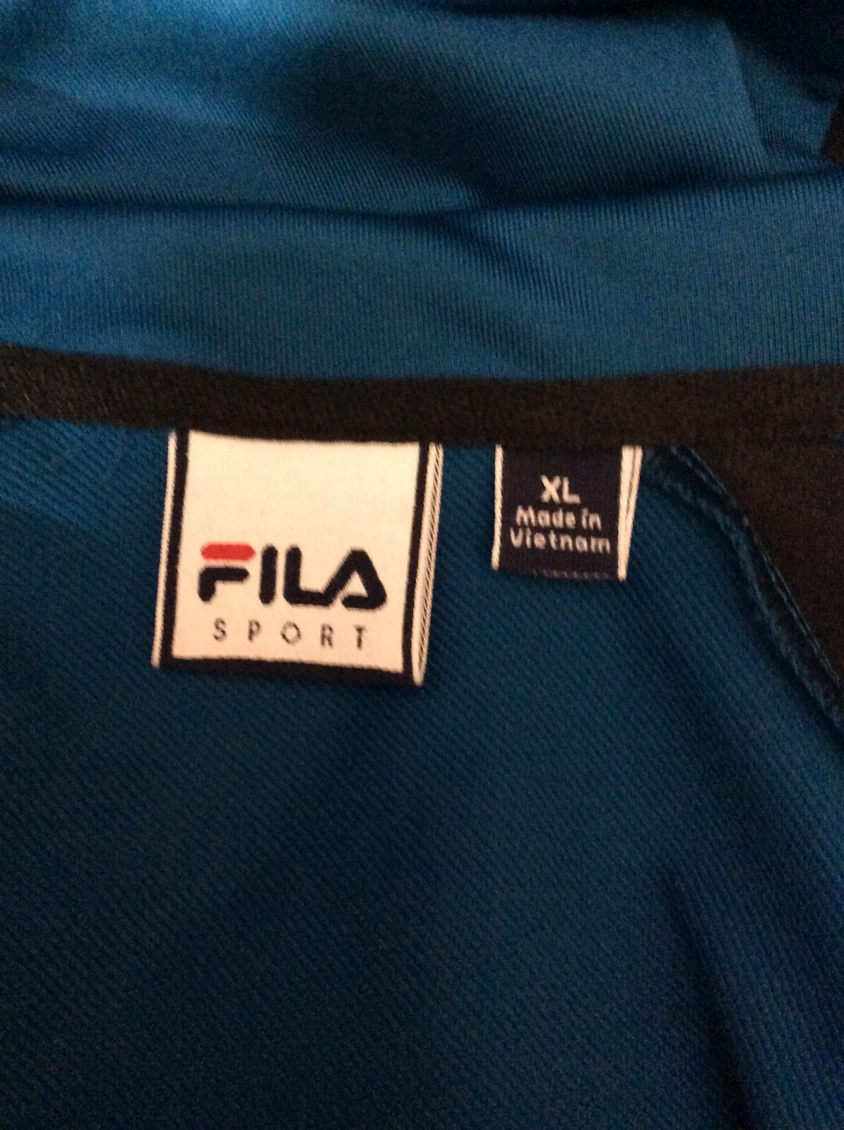 Nuovo senza etichette. GIUBBINO SPORTIVO FILA CON TASCHE CON ZIP. TAGLIA XL VERDE