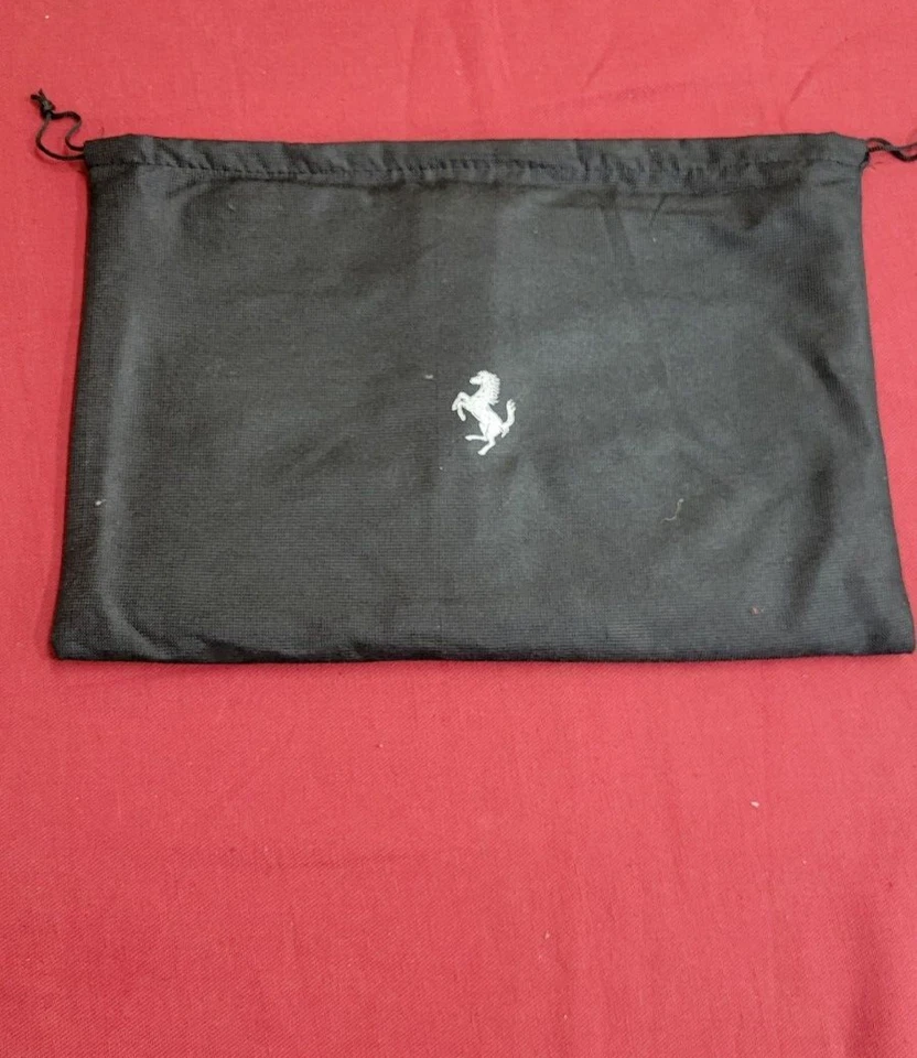 Capa de transporte/anexo de couro marrom Ferrari italiana para iPad - Imagem 3 de 4