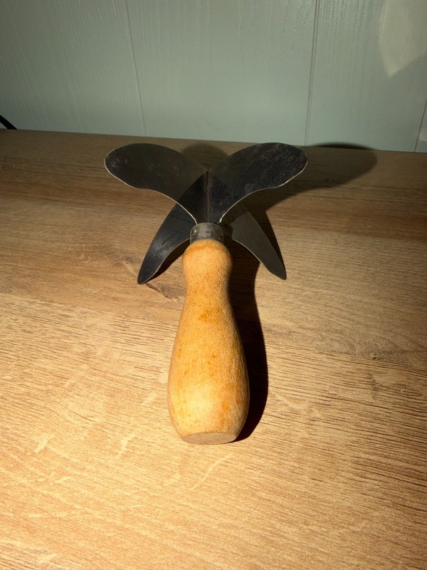 Vintage Wood Handle Cross Blade Chopper Pastry Cutter  4.5"