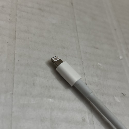 Genuine Apple Lightning Digital AV Adapter A1438 MD826AM/A HDMI OEM WORKS! EUC - Afbeelding 2 van 5