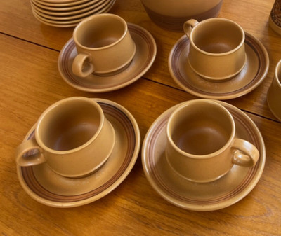 Purbeck Pottery 'Toast 70er Keramik 4 x Teetassen & Untertassen