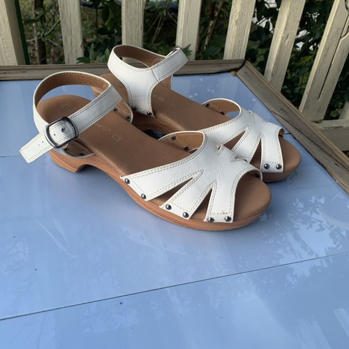 Bay Lane White Clog Style Sandals Rubber Sole Block Heel Light Comfort AU 9 - Picture 2 of 20
