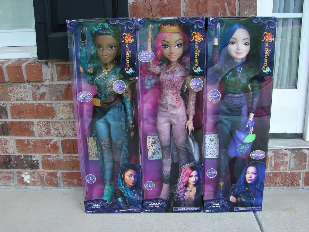 Disney Descendants Dolls Ben son of Beauty and the Beast & Mal daughter of  Maleficent Unboxing 