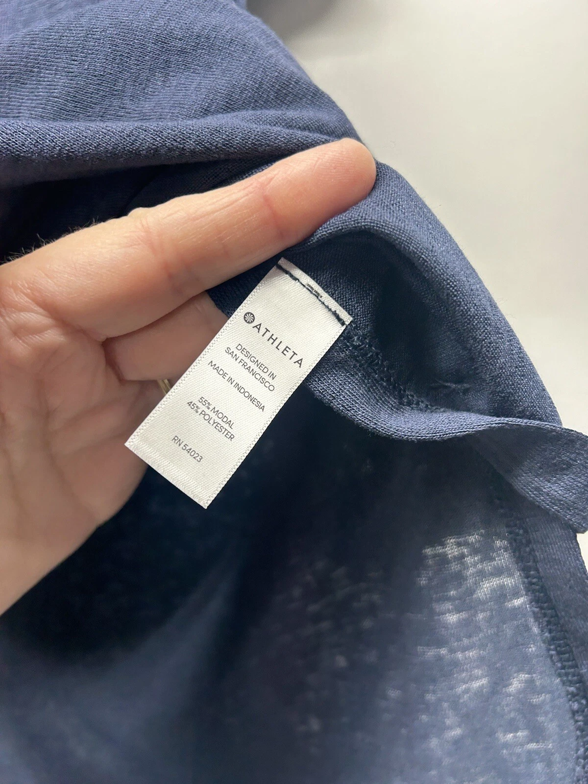 athleta short sleeve polyester blend shirt