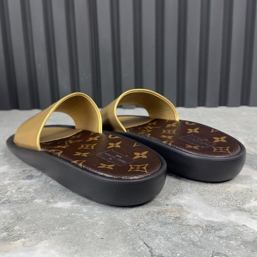 Muli Sunbath Louis Vuitton LV monogramma oro 8 US o 38 EUR - Foto 15 di 20