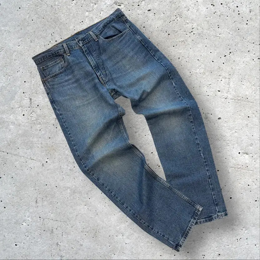 Levi's 36x32 505 Denim Jeans Vintage Wash thumbnail 4