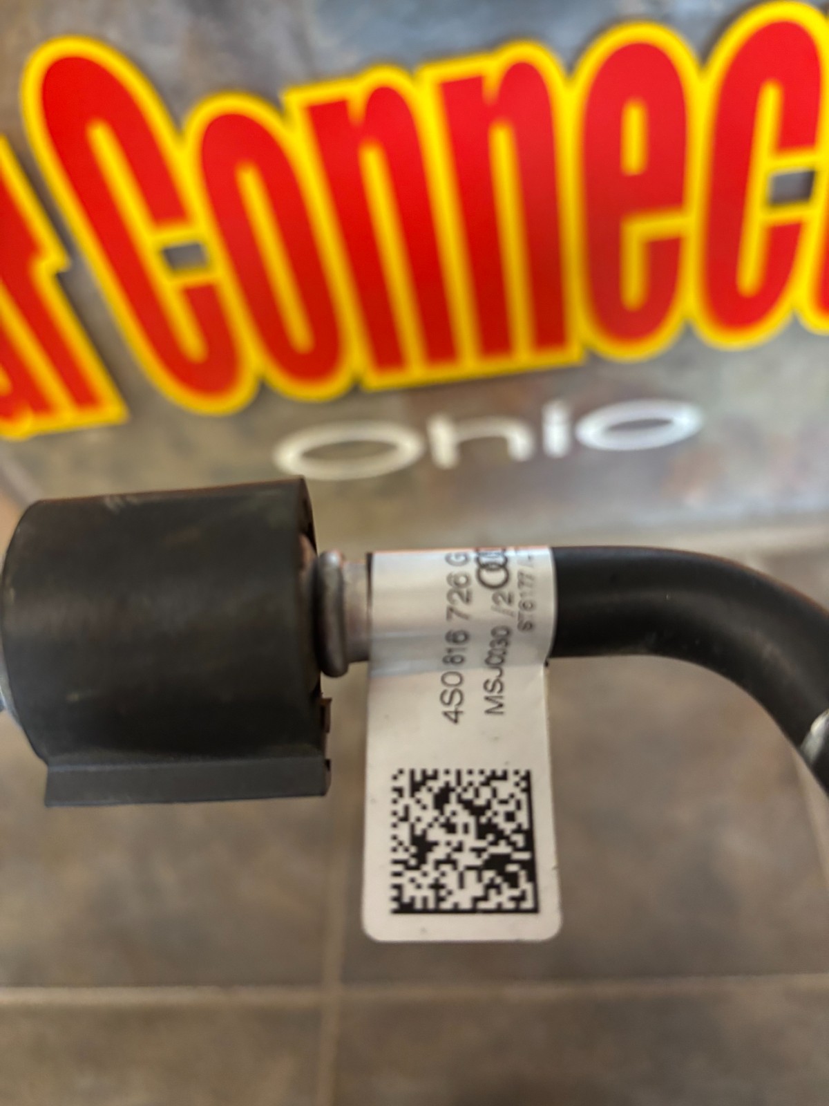 left from a/c line from fire wall to condesnor lamborghini huracan 4s0 816 726 g