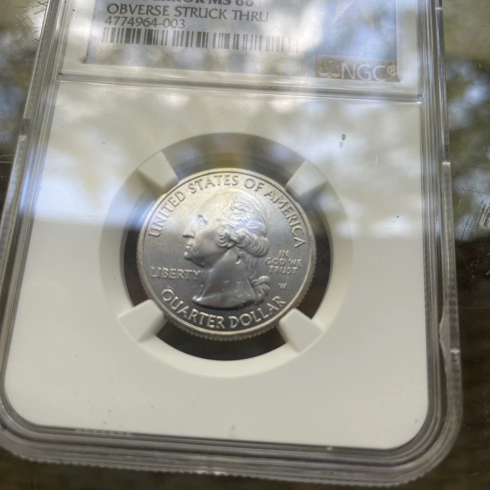 2019 W Quarter San Antonio 25C MS66 Mint Error Obverse Struck Thru NGC Gold Star - Image 3 of 4