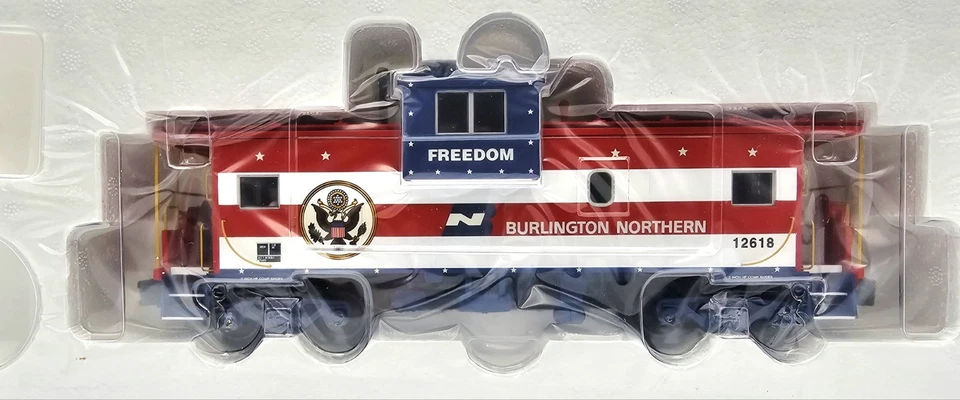 Atlas 6615 Extended Vision Caboose BN FREEDOM #12618 O Gauge/ FACTORY SEALED - Image 2 of 4