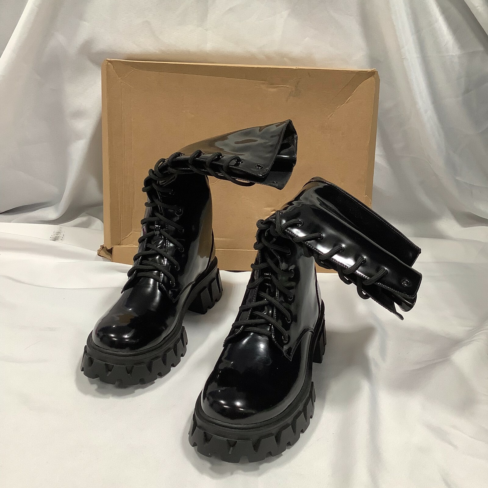Koi Footwear Womens Trinity Vegan Lace 