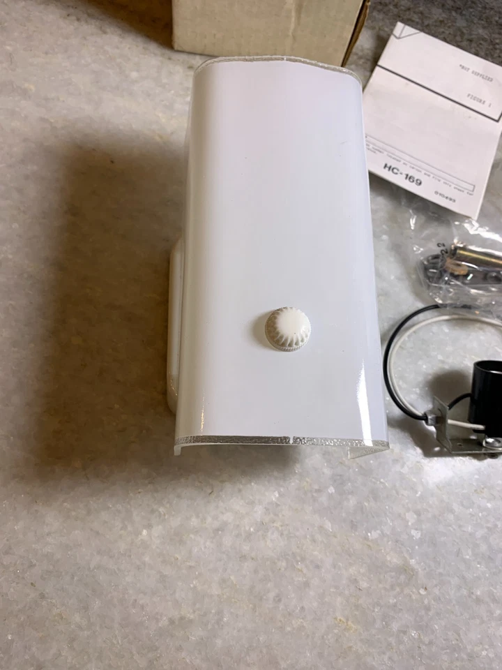 Vintage 1960s 60s 1970s 70s Wall Vanity Sconce White Finish White Curved Glass - Image 4 of 4