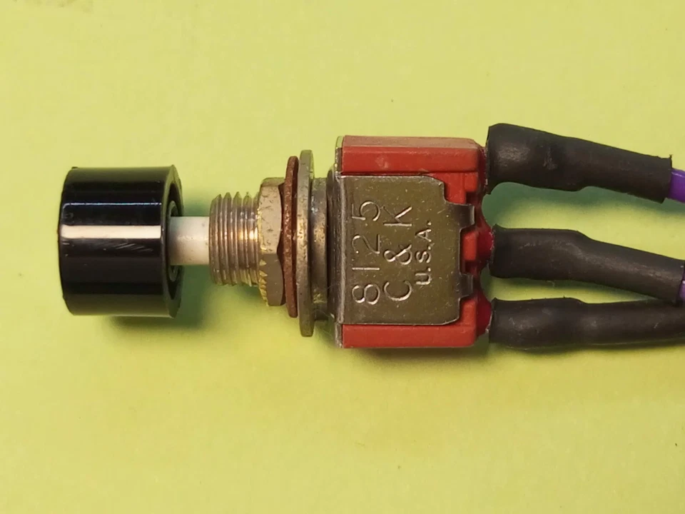 Interruptor pulsador momentáneo C&K 8125 SPDT 0,4 VA MAX lote de 10 Foto 3 de 4