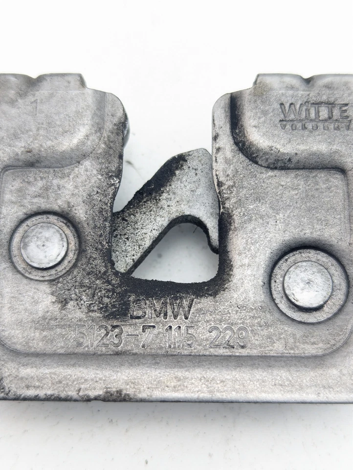 BMW 335i 335xi 328xi 328i E90 E92 2011 capó bloqueo pestillo 51237115229 par Foto 4 de 4