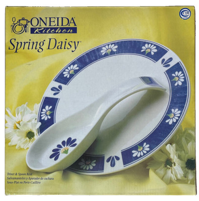 Oneida Spring Daisy Trivet & Spoon Rest, White and Blue, New in Box