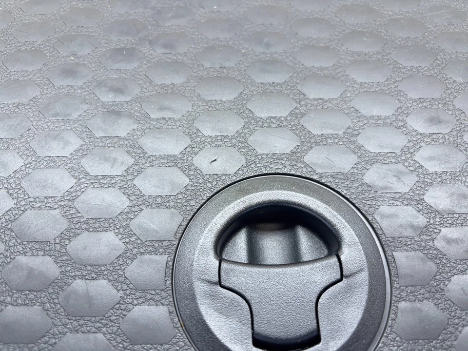 Tapa de almacenamiento de piso trasero Ram 1500 2500 3500 2013-2018 19+ clásica negra 5LF14DX9AA Foto 2 de 4