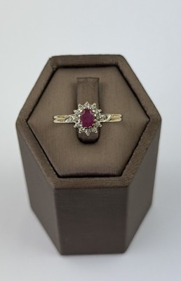 Rubin und Diamant Ring 9 kt Gold, Vintage und gepunzt, Gelbgold