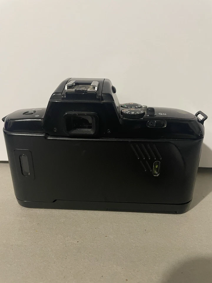 Solo cuerpo de cámara Nikon F-401x cuarzo fecha 35 mm película SLR Foto 2 de 2