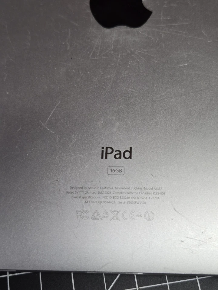 Apple iPad 1ª Generación 16GB Modelo A1337 No Funciona Foto 4 de 4