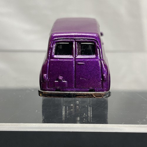 Matchbox Ford F-100 Panel Delivery (1955) Purple from 2007 1:69 - Picture 5 of 7
