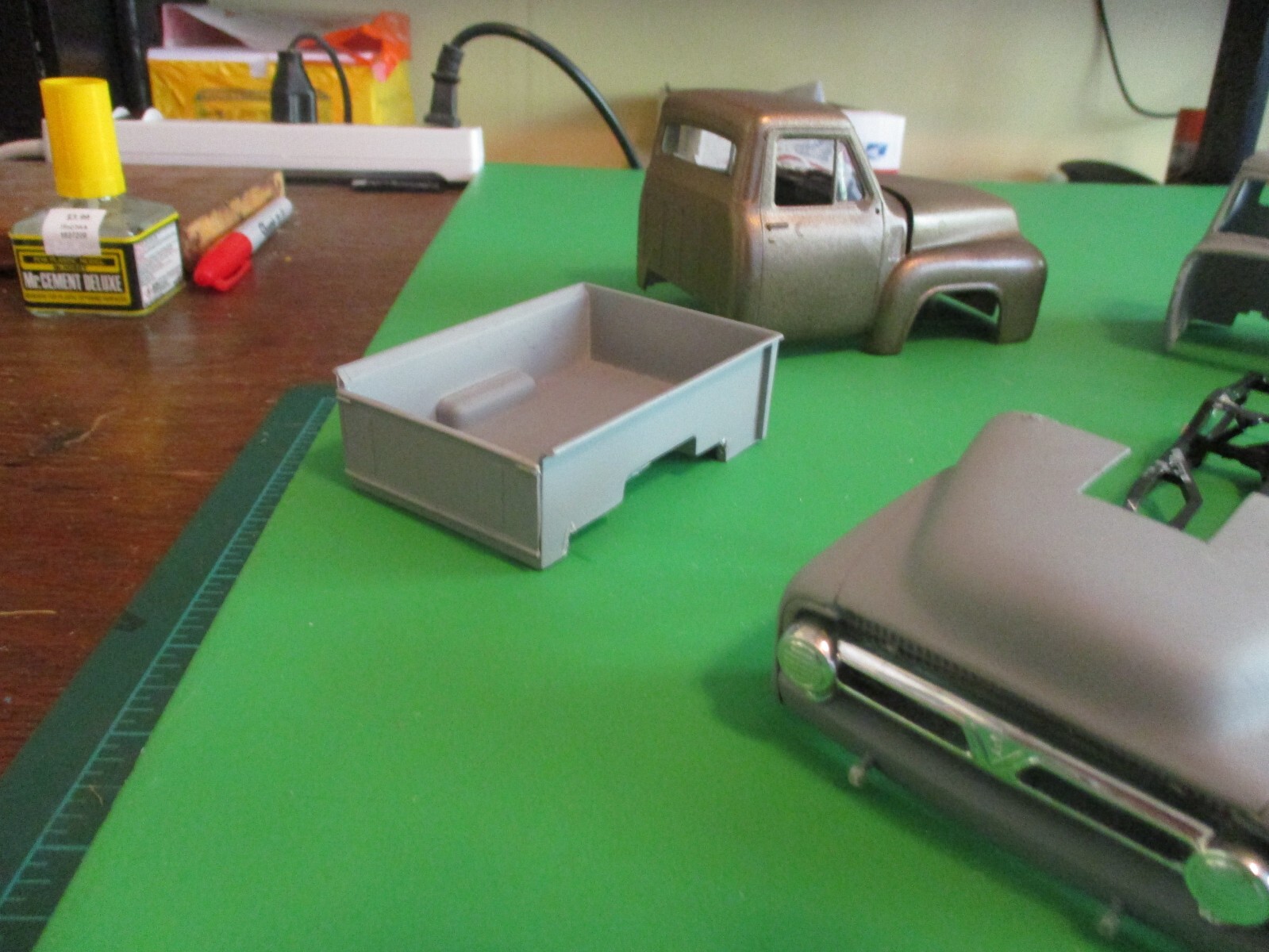 1950s Ford Pick Up Truck Bodies & Parts / Rebuilder / Project / Parts