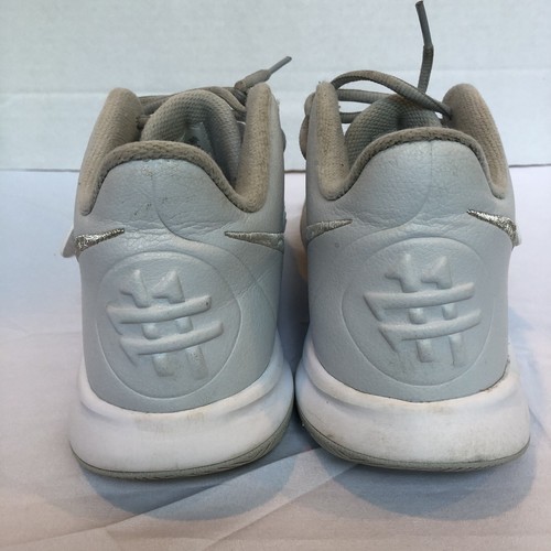 Nike Kyrie Flytrap III Mens Pure Platinum Gray Silver Basketball Sneakers - Picture 5 of 8