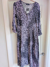 Brand New with Tags Wallis Ditsy Button Front Midi Dress – UK Size 10 / EU 38.