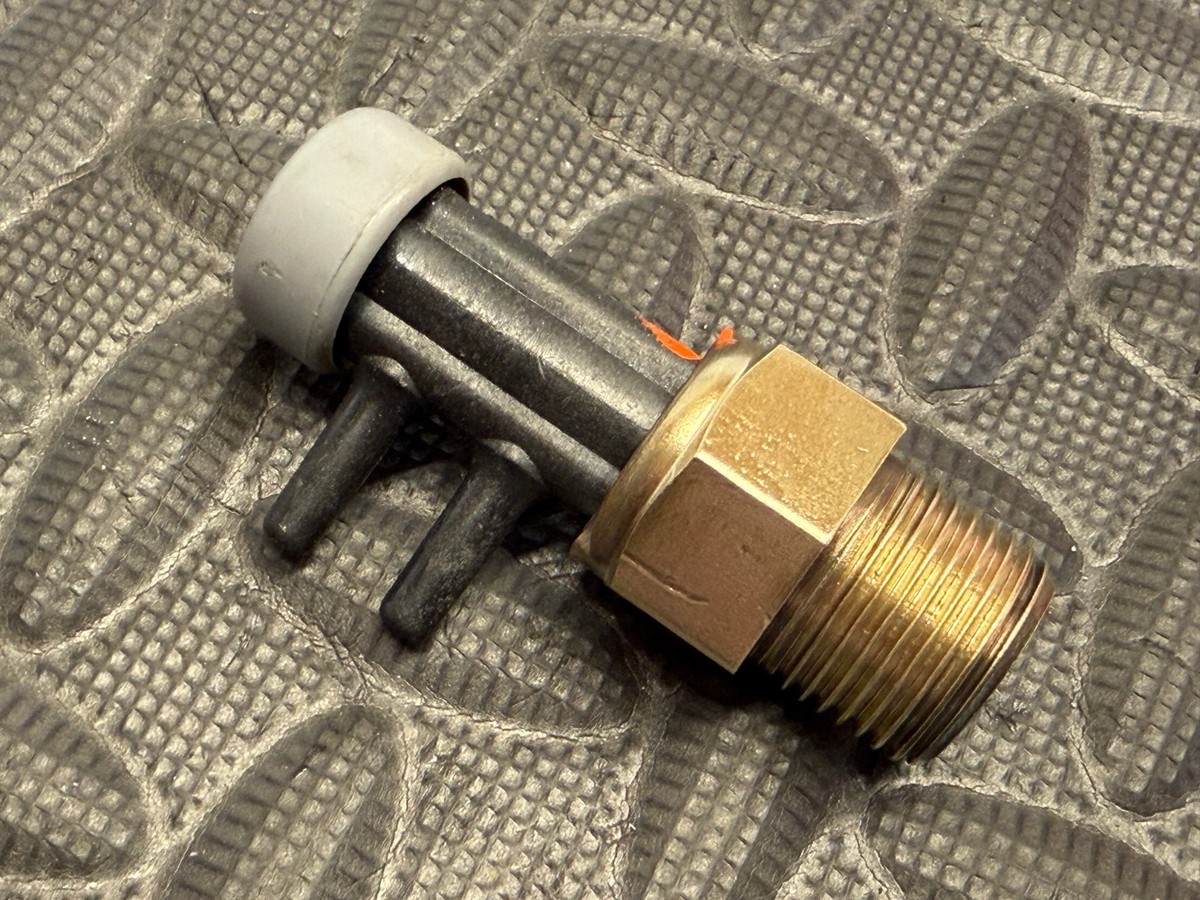 Toyota OEM Ported Vacuum Switch 90925-05073 BVSV EVAP EGR SWITCH