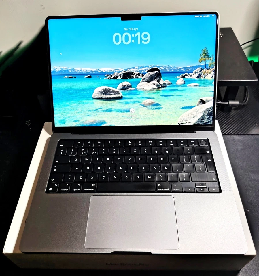 Apple MacBook Pro 14" M2 Max · 96GB · 1TB, photo 2 of 5
