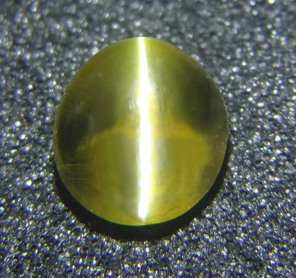 1.70 CTs REAL HONEY CHRYSOBERYL CATS EYE SHARP RAY CEYLON NATURAL GEMSTONE - Image 2 of 3