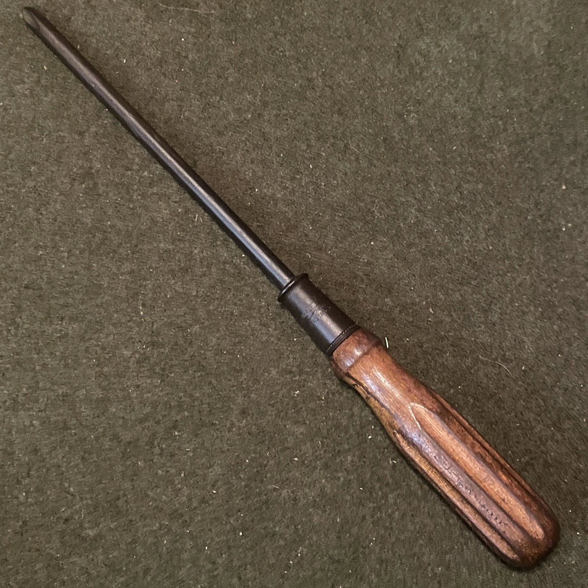 Large screwdriver outlet