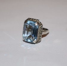Vintage sterling silver 925 Blue Topaz Ring