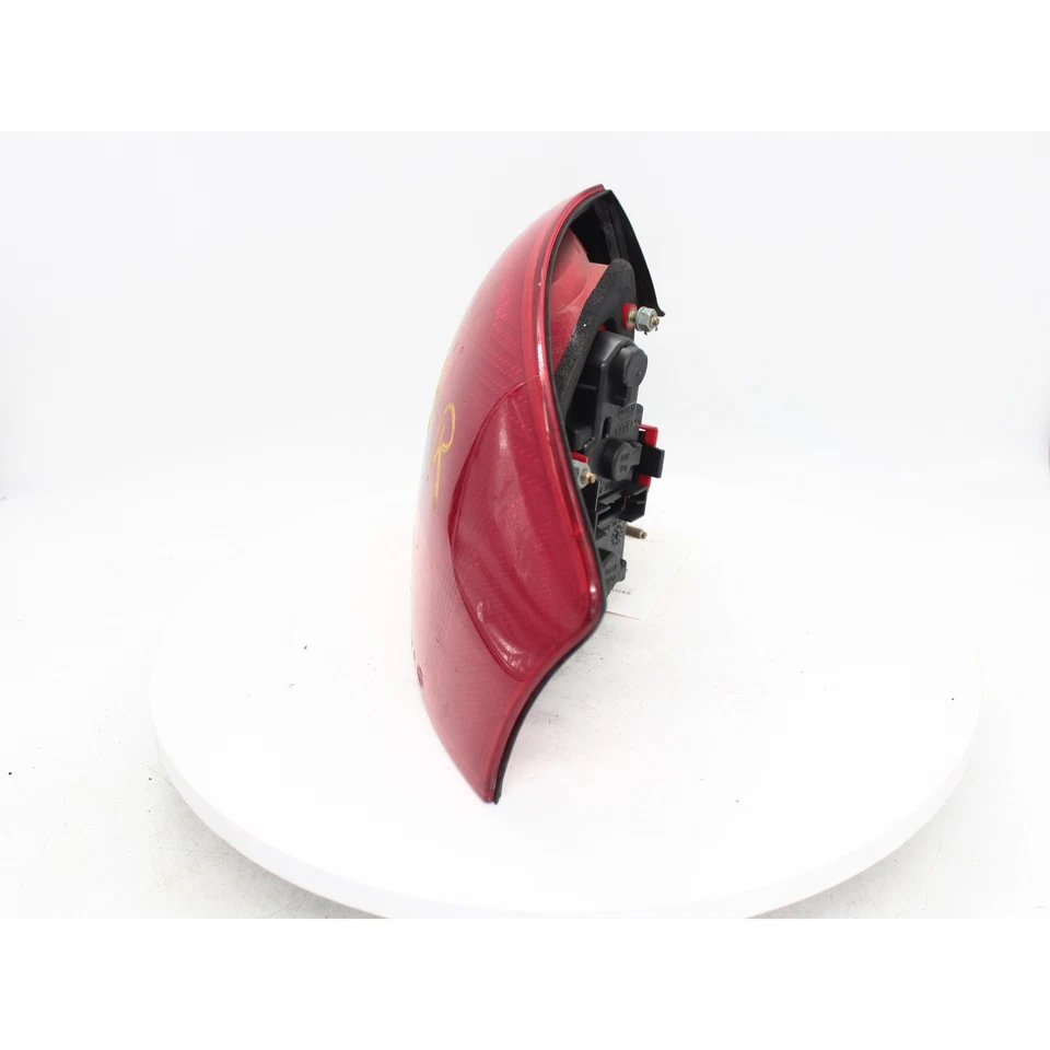 2008 Chevrolet Aveo5 RR Tail Light Assembly Part Number - 4B5945095A - Image 2 of 4