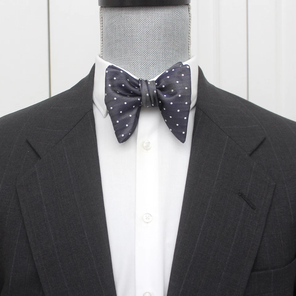 Pajarita de lunares azul/gris autoatada para hombre S538 Foto 2 de 4